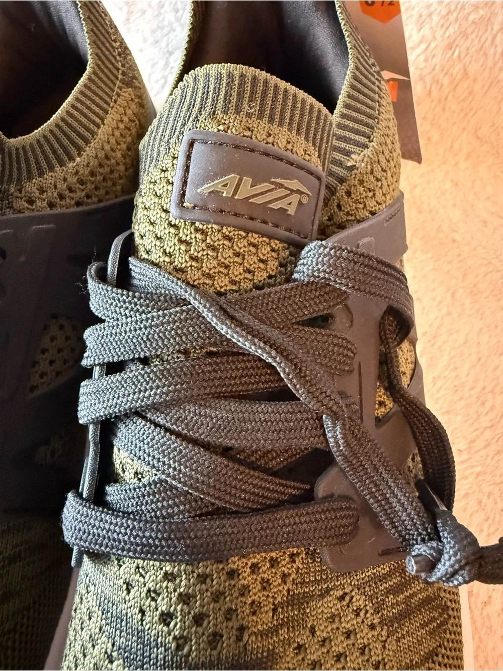 Avia Men's Olive Knit Lace-Up Sneakers 8.5 with Black Accents New‎
